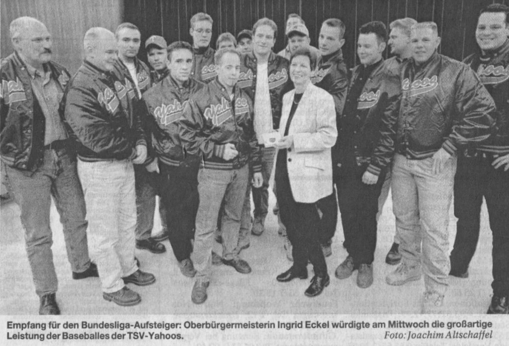 Empfang für den Bundesliga-Aufsteiger: Oberbürgermeisterin Ingrid Eckel würdigte am Mittwoch die großartige Leistung der Baseballer der TSV-Yahoos. Foto: Joachim Altschalfel