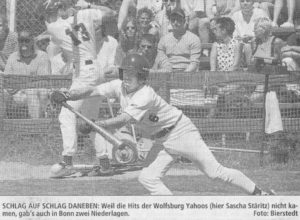 SCHLAG AUF SCHLAG DANEBEN: Weil die Hits der Wolfsburg Yahoos (hier Sascha Stäritz) nicht kamen, gab's auch in Bonn zwei Niederlagen. Foto: Bierstedt