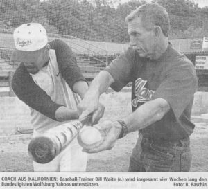 COACH AUS KALIFORNIEN: Baseball-Trainer Bill Waite (r.) wird insgesamt vier Wochen lang den Bundesligisten Wolfsburg Yahoos unterstützen. Foto: B. Baschin