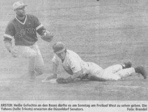 ERSTER: Heiße Gefechte an den Bases dürfte es am Sonntag am Freibad West zu sehen geben. Die Yahoos (helle Trikots) erwarten die Düsseldorf Senators. Foto: Brendel