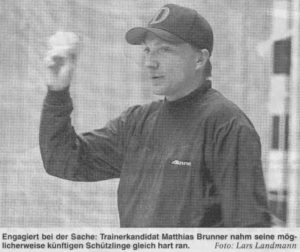 Engagiert bei der Sache: Trainerkandidat Matthias Brunner nahm seine möglicherweise künftigen Schützlinge gleich hart ran. Foto: Lars Landmann