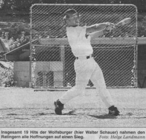 Insgesamt 19 Hits der Wolfsburger (hier Walter Schauer) nahmen den Ratingern alle Hoffnungen auf einen Sieg. Foto: Helge Landmann