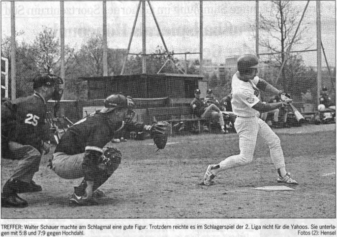 TREFFER: Walter Schauer machte am Schlagmal eine gute Figur. Trotzdem reichte es im Schlagerspiel der 2. Liga nicht für die Yahoos. Sie unterlagen mit 5:8 und 7:9 gegen Hochdahl. Foto: Hensel
